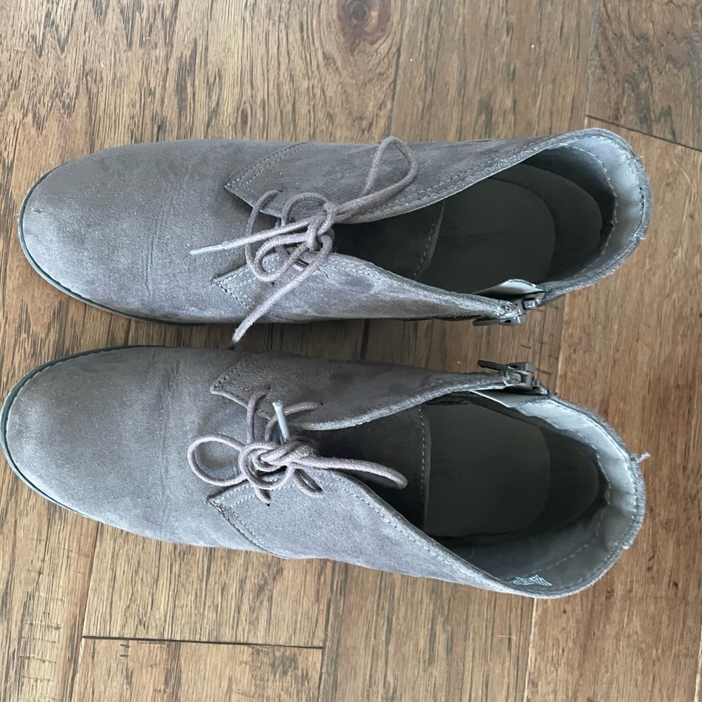 Universal Thread Booties - Size 8 - Picture 8 of 11